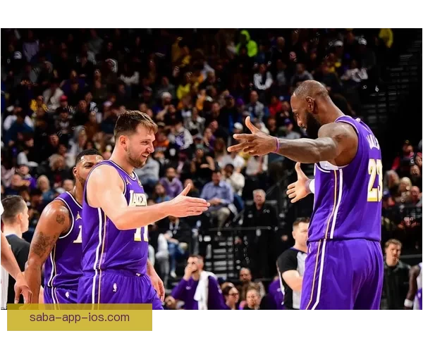 湖人拒绝步行者29分逆转 东契奇狂飙43分詹姆斯隔扣献准三双